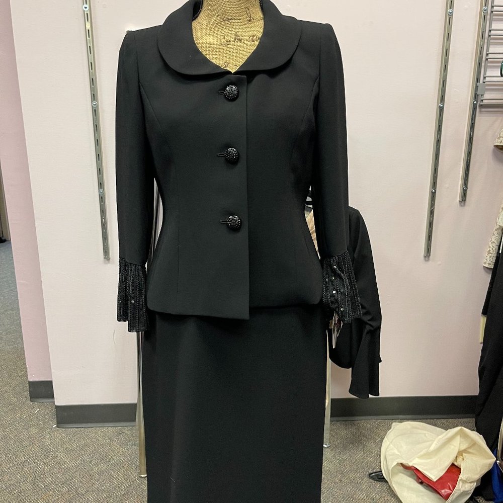 2 Piece Suit SET Size 6 NWT